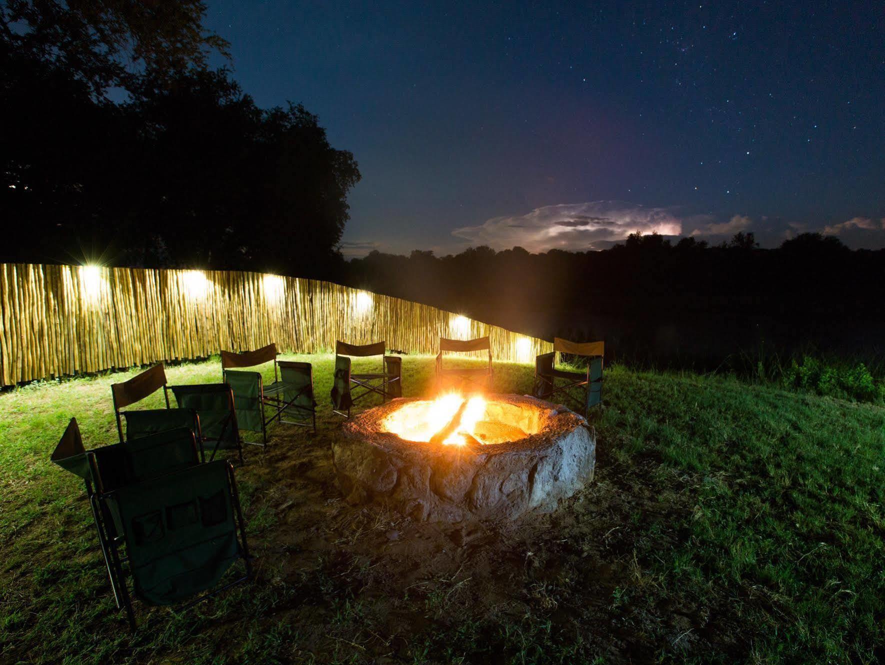 Maninghi Lodge Hoedspruit Exterior photo